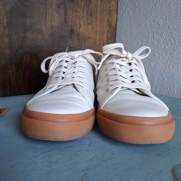 🎉 Frye Gia Low Ivory Leather Gumsole Sneakers Sz. 10 EUC - Picture 4 of 12